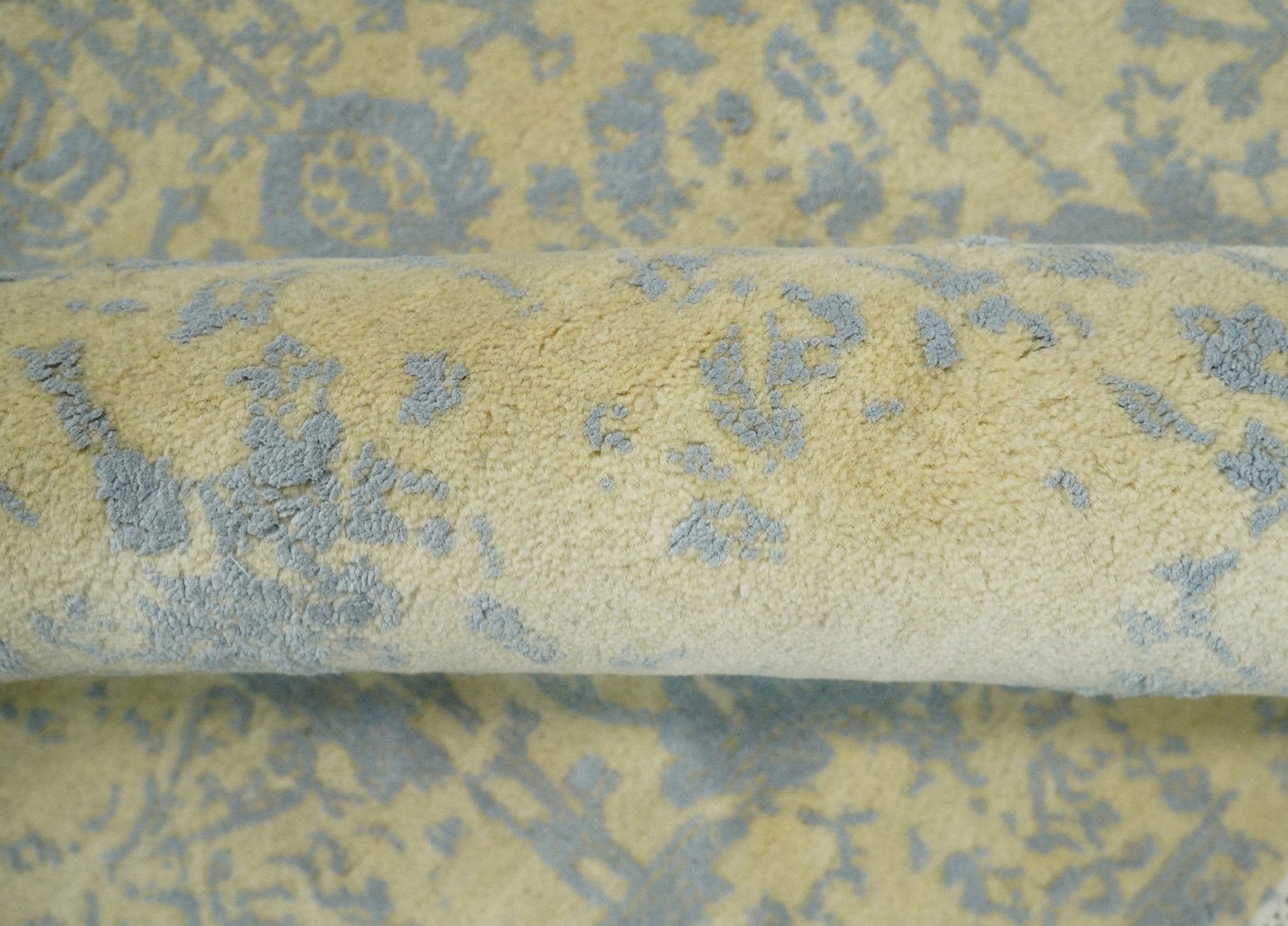 4x6 Fine Hand Knotted Gold and Silver Traditional Persian Style Antique Wool and Silk Rug