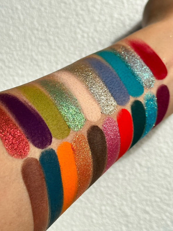 FEARLESS HOLIDAY PALETTE [MAGNETIC PANS]