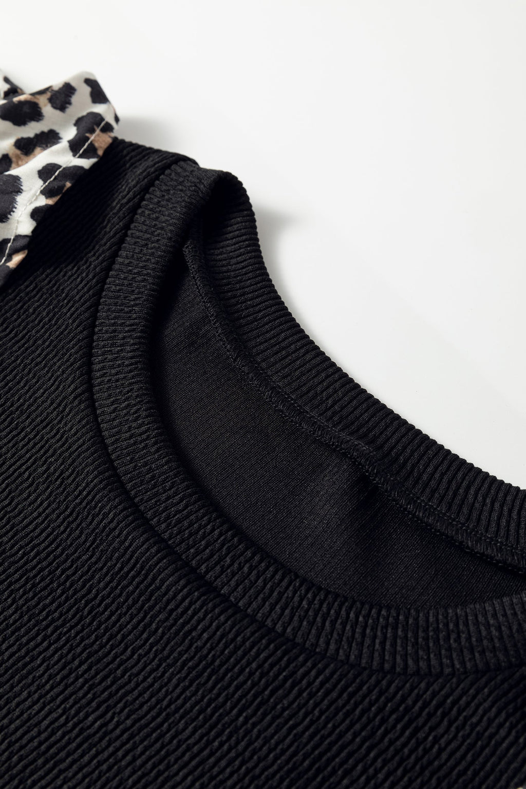 Black Contrast Leopard Ruffled Short Sleeve Ribbed Knit Top