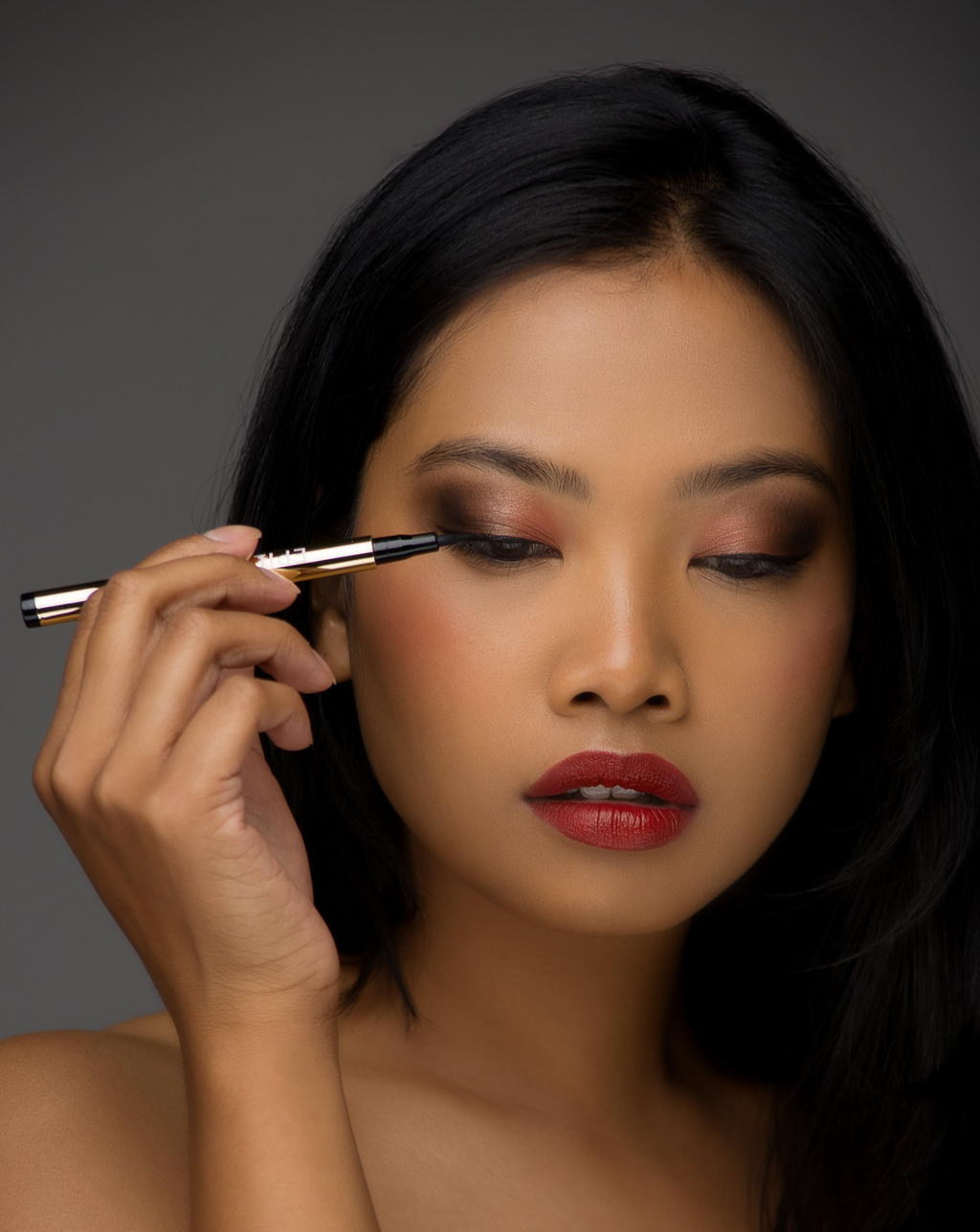 Waterproof Liquid Eyeliner Pen – Vegan, Gluten-Free, Smudge-Proof Precision in Matte & Shimmer Shades